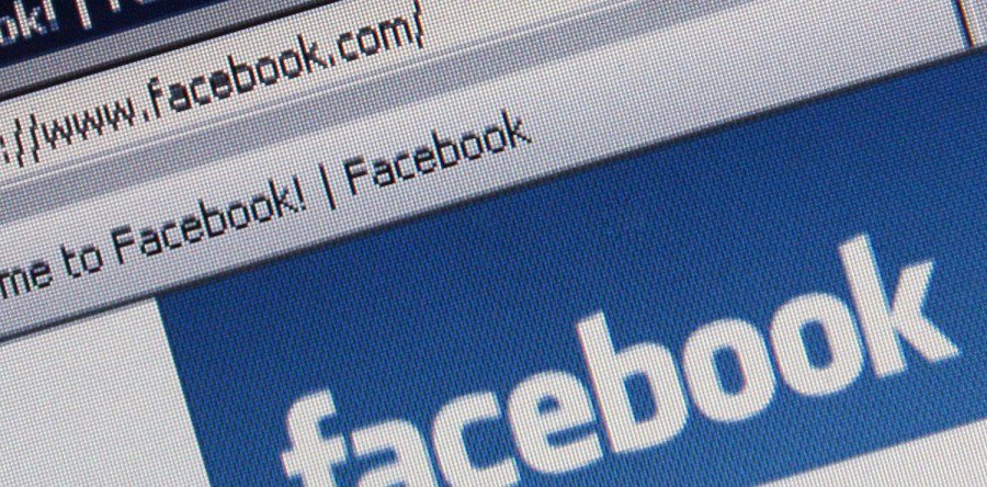 На популярных сайтах в разделе комментариев Facebook мошенниками размещаются вредоносные ссылки