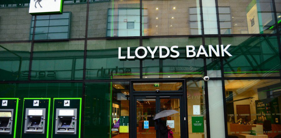 Из-за утечки информации пострадали клиенты британского банка Lloyds Bank