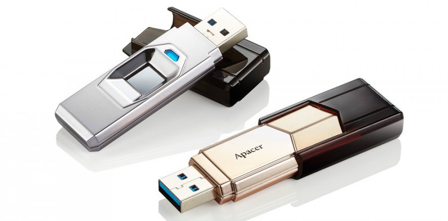 В Apacer разработали USB-флешку со встроенным сканером отпечатков пальцев