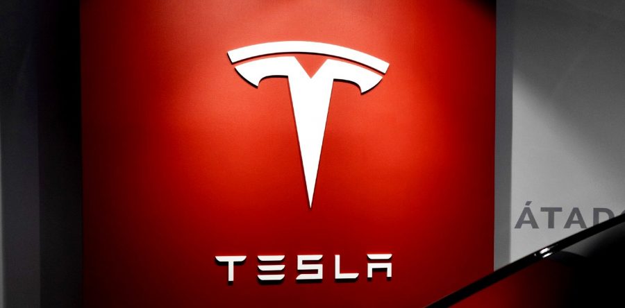 Некоторые владельцы Tesla не могут разблокировать автомобили из-за ошибок сервера